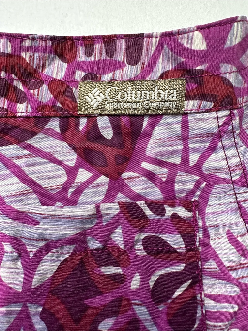 Columbia Women’s Sandy River III Magenta Floral-Pattern Athletic Shorts | size 6 - Picture 4 of 5